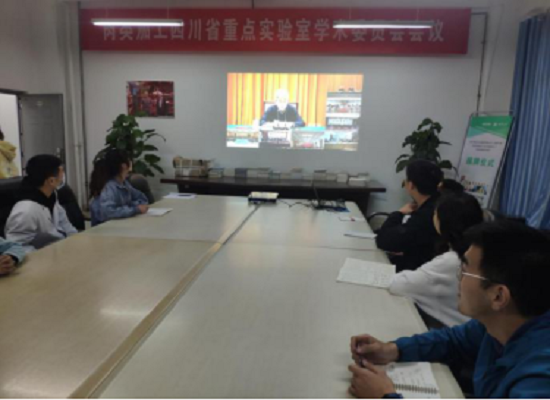 2020.11.18电竞博彩平台
研究生党支部深入学习十九届五中全会464.png